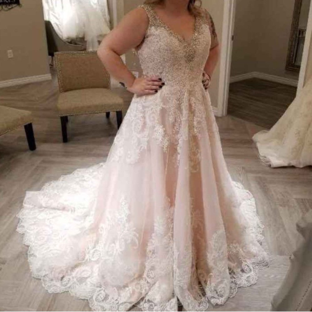 Mori Lee Madeline Gardner Blush Wedding Dress size 18
